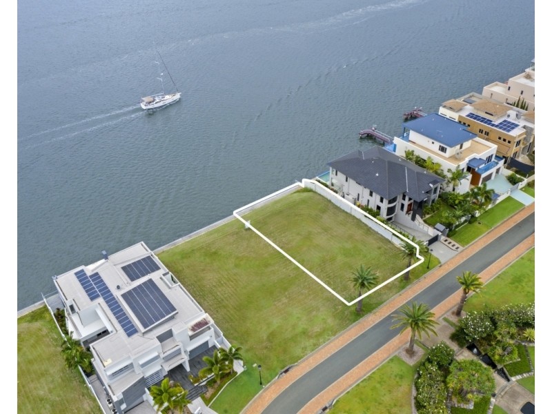9 Parklane Terrace, Sovereign Islands QLD 4216
