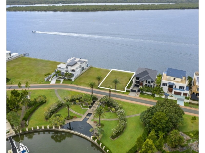 9 Parklane Terrace, Sovereign Islands QLD 4216