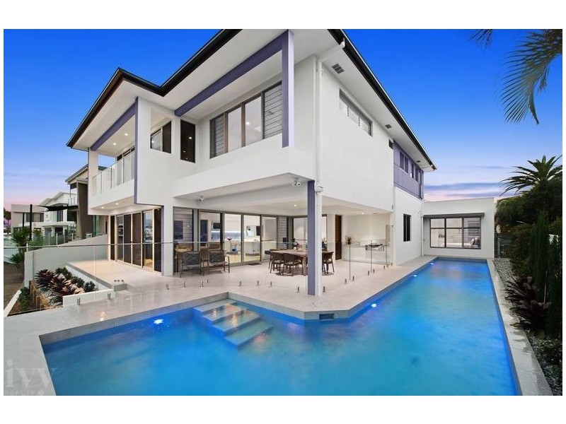58 Royal Albert Crescent, Sovereign Islands QLD 4216