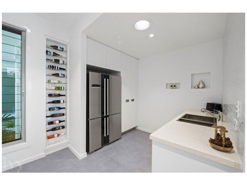 58 Royal Albert Crescent, Sovereign Islands QLD 4216