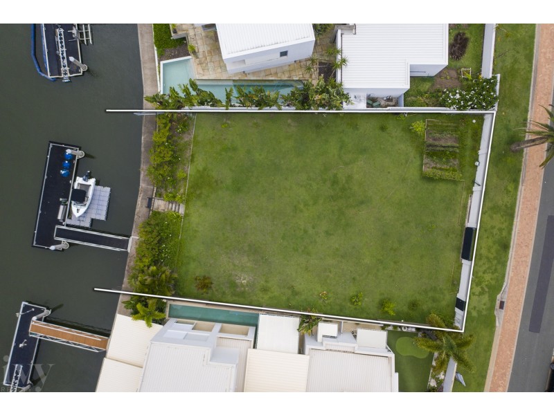 35 Knightsbridge Parade, Sovereign Islands QLD 4216