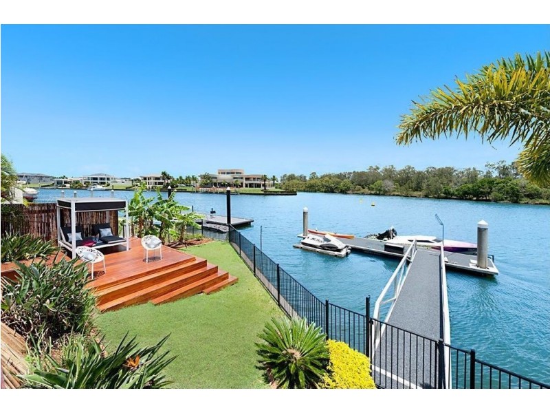 1675 Riverdale Drive, Hope Island QLD 4212