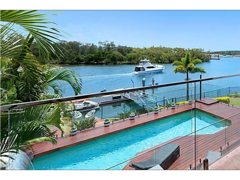 1675 Riverdale Drive, Hope Island QLD 4212