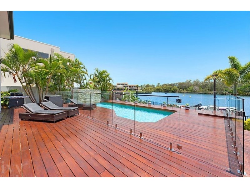 1675 Riverdale Drive, Hope Island QLD 4212