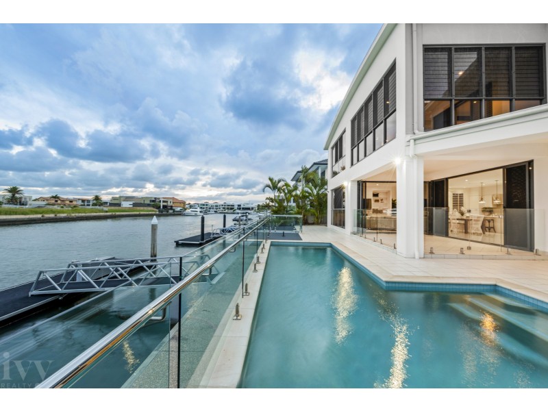 56 Royal Albert Crescent, Sovereign Islands QLD 4216