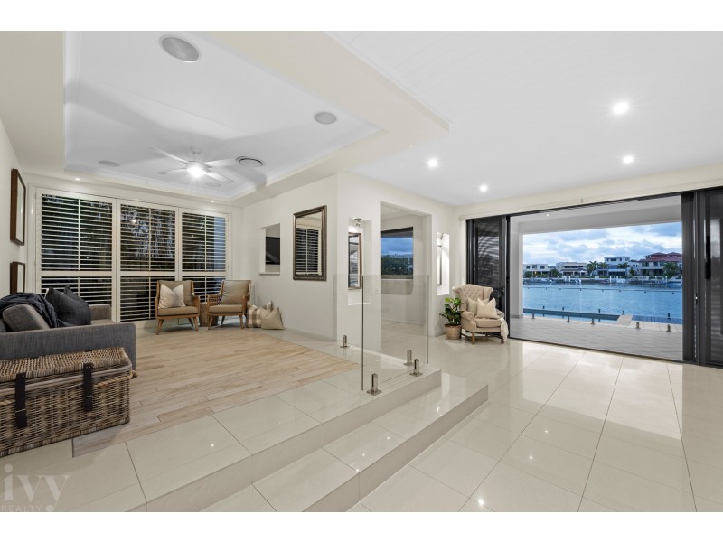 56 Royal Albert Crescent, Sovereign Islands QLD 4216