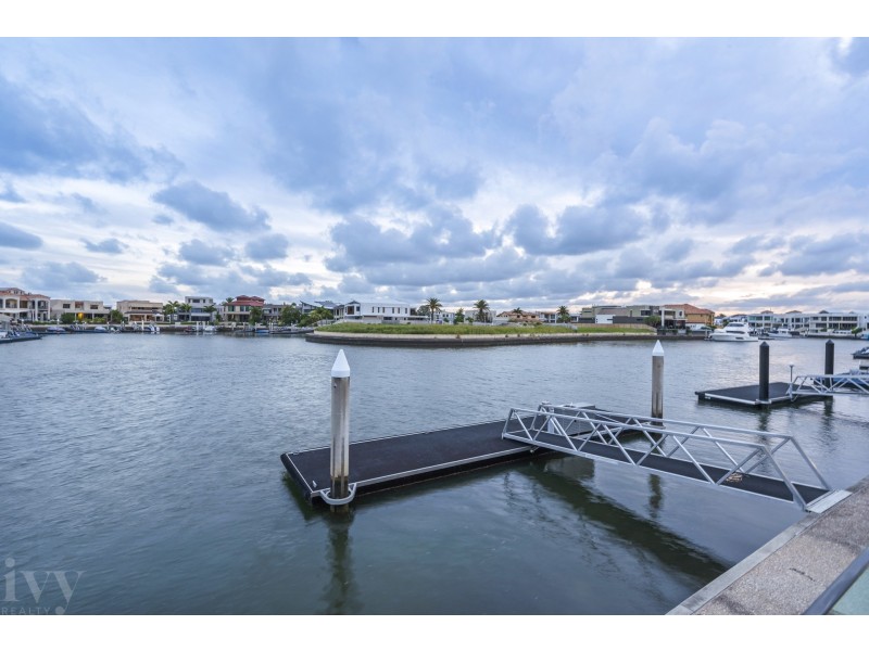 56 Royal Albert Crescent, Sovereign Islands QLD 4216