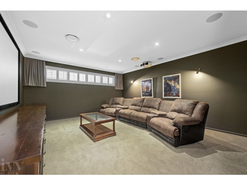 56 Royal Albert Crescent, Sovereign Islands QLD 4216
