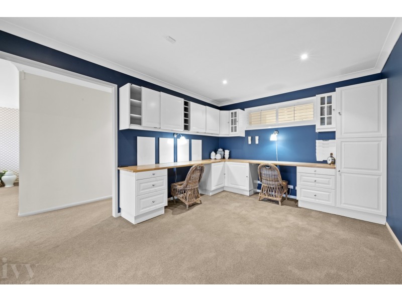 56 Royal Albert Crescent, Sovereign Islands QLD 4216