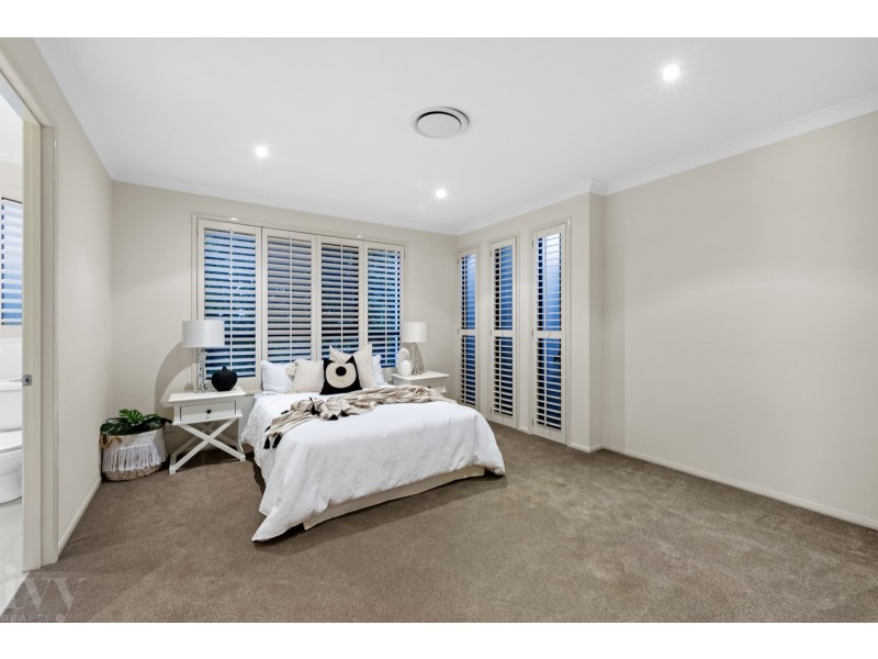56 Royal Albert Crescent, Sovereign Islands QLD 4216