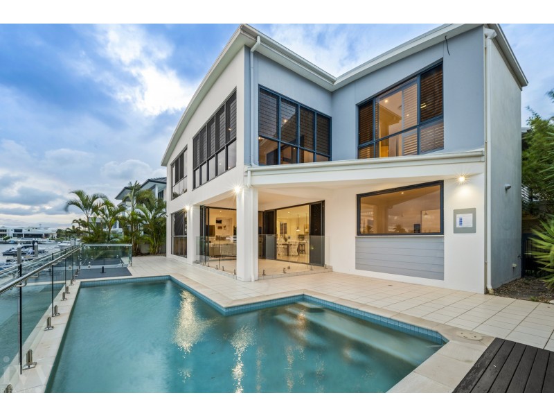 56 Royal Albert Crescent, Sovereign Islands QLD 4216