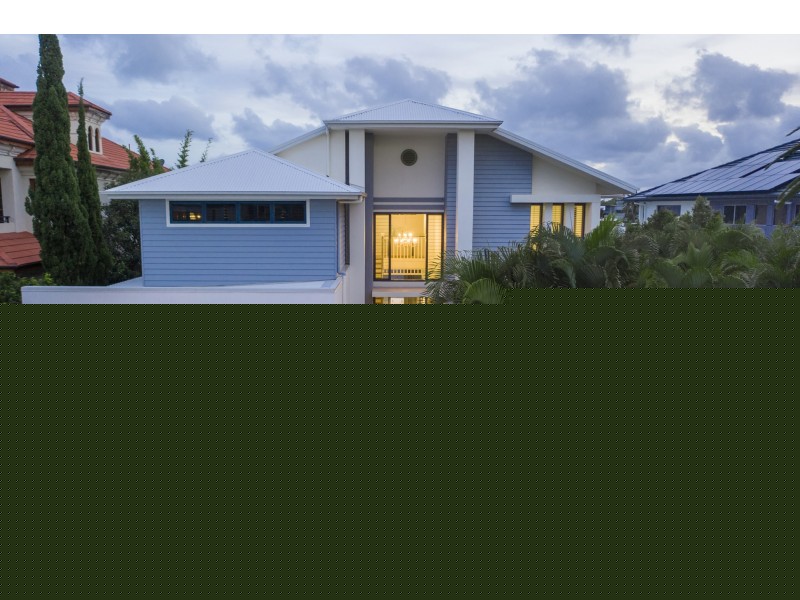 56 Royal Albert Crescent, Sovereign Islands QLD 4216