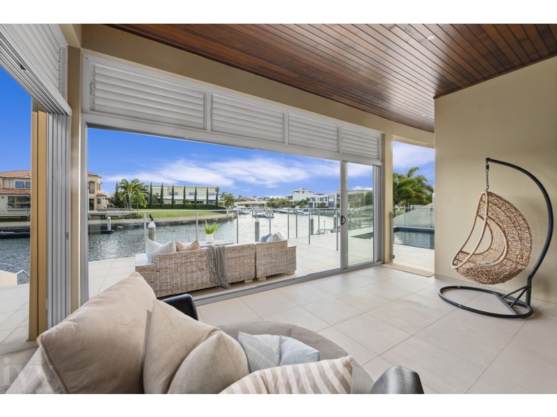 5 Royal Albert Crescent, Sovereign Islands QLD 4216
