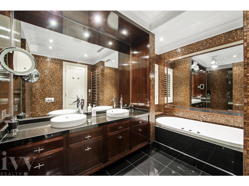 3-5 Westminster Court, Sovereign Islands QLD 4216