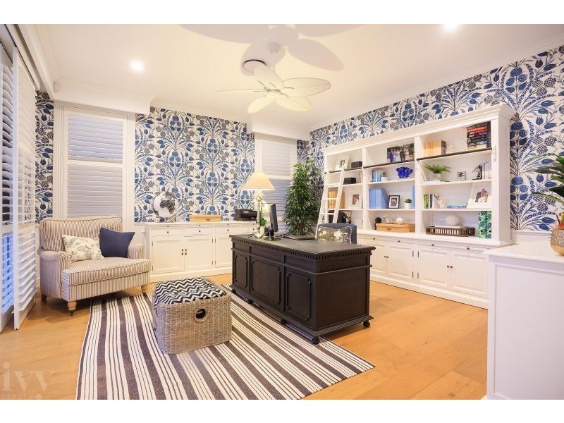 1 Royal Mews, Sovereign Islands QLD 4216