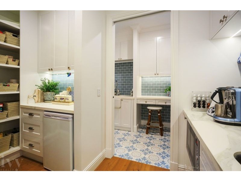 1 Royal Mews, Sovereign Islands QLD 4216