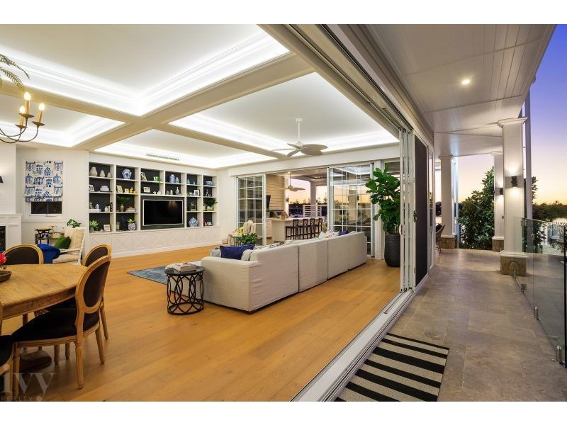 1 Royal Mews, Sovereign Islands QLD 4216