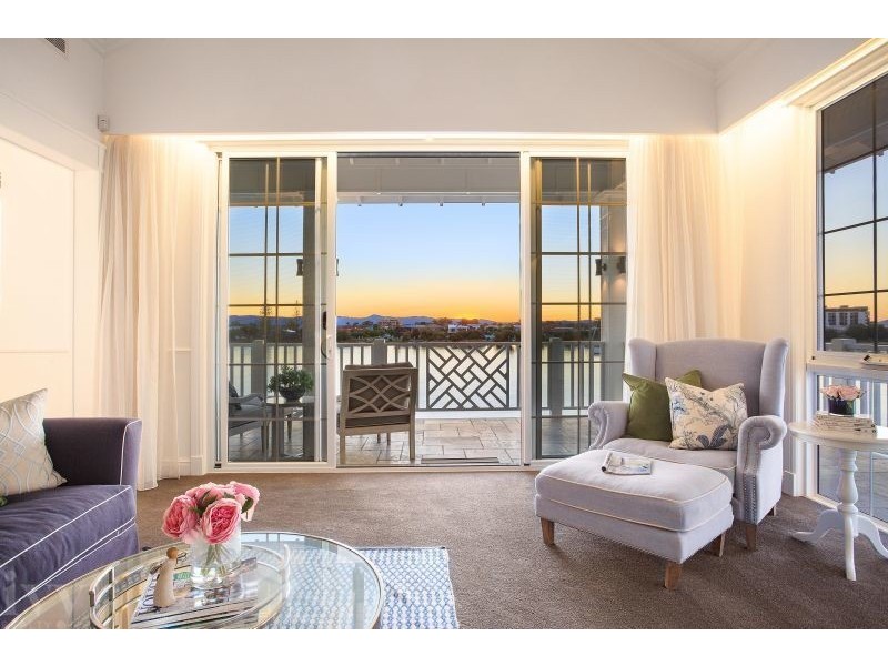 1 Royal Mews, Sovereign Islands QLD 4216