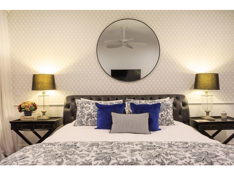 1 Royal Mews, Sovereign Islands QLD 4216