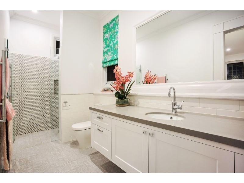 1 Royal Mews, Sovereign Islands QLD 4216