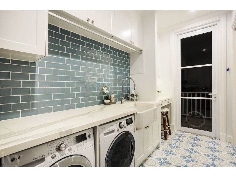 1 Royal Mews, Sovereign Islands QLD 4216