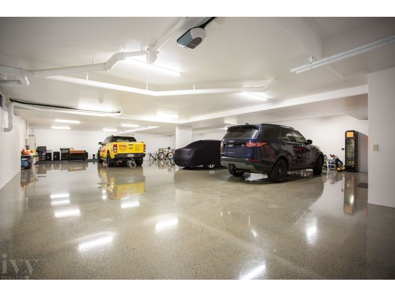 1 Royal Mews, Sovereign Islands QLD 4216