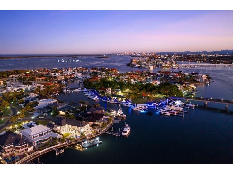 1 Royal Mews, Sovereign Islands QLD 4216