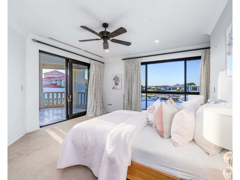 1-3 Queen Guineveres Place, Sovereign Islands QLD 4216