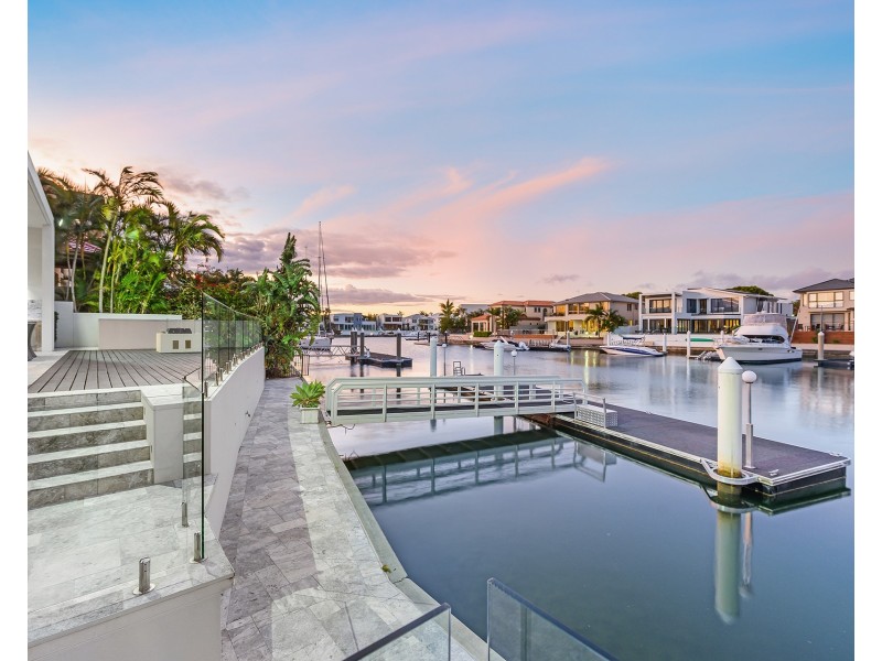 1-3 Queen Guineveres Place, Sovereign Islands QLD 4216