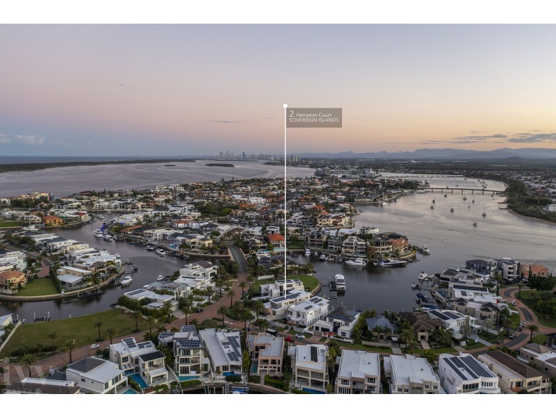 2 Hampton Court, Sovereign Islands QLD 4216