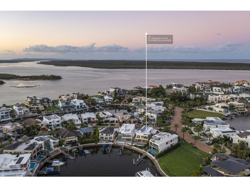 2 Hampton Court, Sovereign Islands QLD 4216