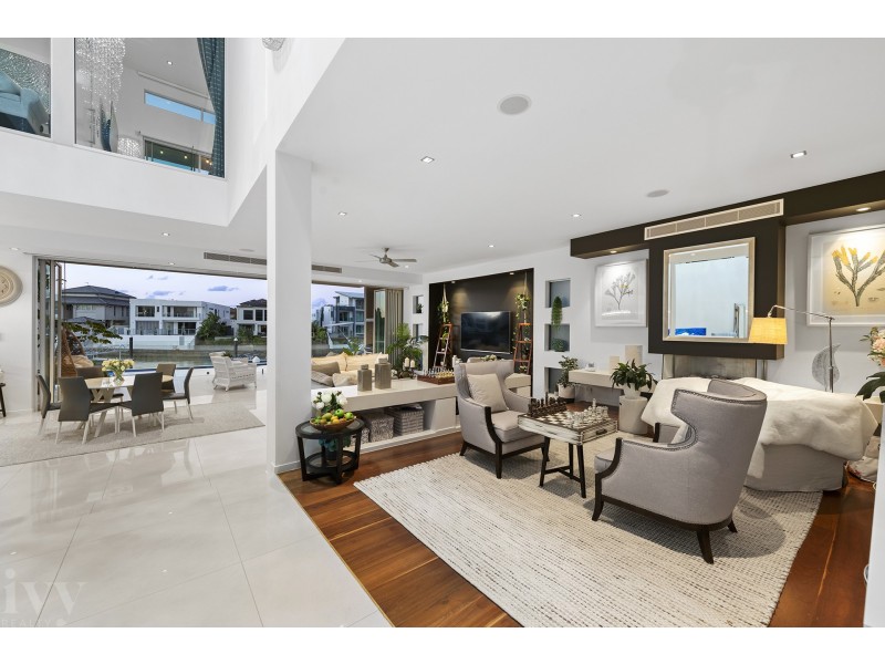 12 Royal Albert Crescent, Sovereign Islands QLD 4216