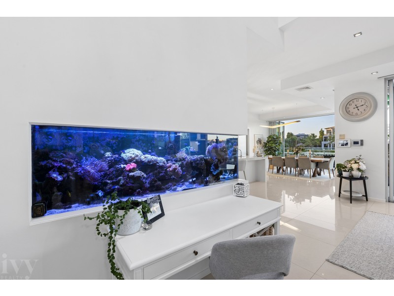 12 Royal Albert Crescent, Sovereign Islands QLD 4216