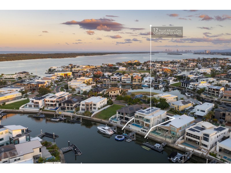12 Royal Albert Crescent, Sovereign Islands QLD 4216