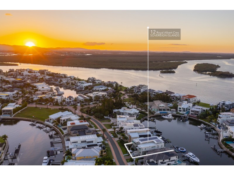 12 Royal Albert Crescent, Sovereign Islands QLD 4216