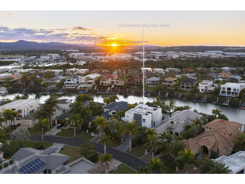 2160 Beaufort Way, Hope Island QLD 4212