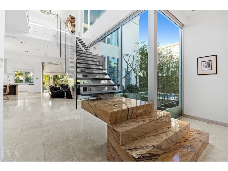 2160 Beaufort Way, Hope Island QLD 4212