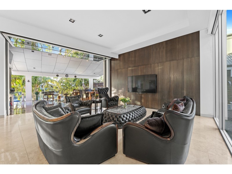 2160 Beaufort Way, Hope Island QLD 4212