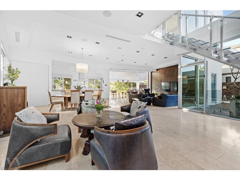 2160 Beaufort Way, Hope Island QLD 4212