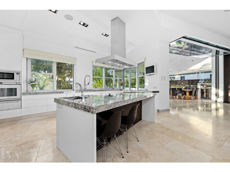 2160 Beaufort Way, Hope Island QLD 4212