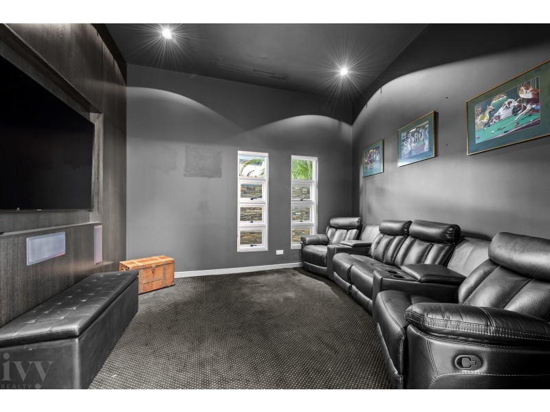 2160 Beaufort Way, Hope Island QLD 4212