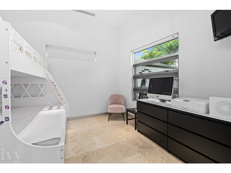 2160 Beaufort Way, Hope Island QLD 4212