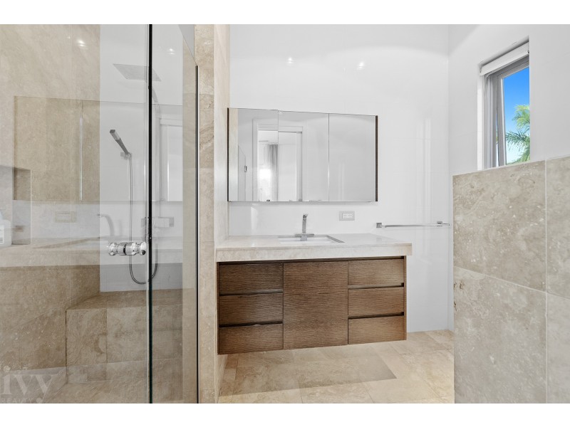 2160 Beaufort Way, Hope Island QLD 4212