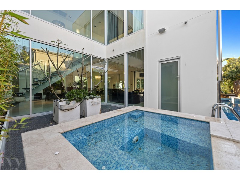 2160 Beaufort Way, Hope Island QLD 4212