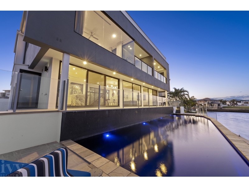 35 Parklane Terrace, Sovereign Islands QLD 4216