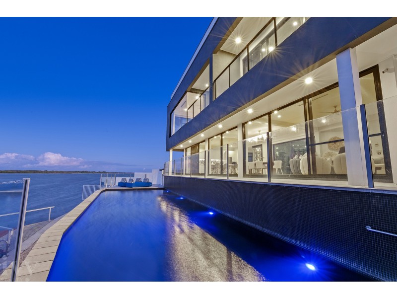 35 Parklane Terrace, Sovereign Islands QLD 4216
