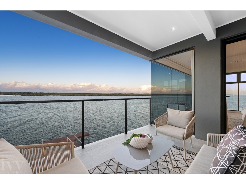 35 Parklane Terrace, Sovereign Islands QLD 4216