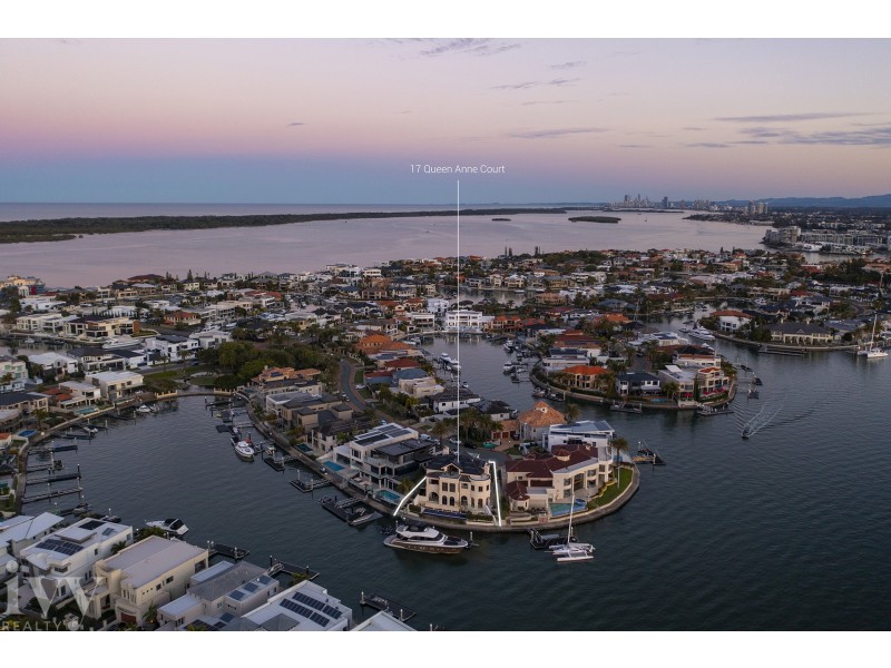 17 Queen Anne Court, Sovereign Islands QLD 4216
