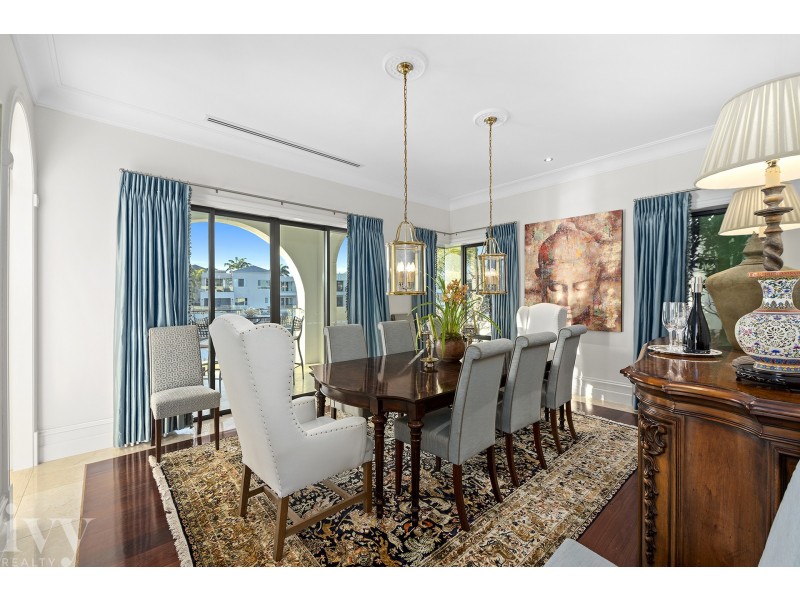 17 Queen Anne Court, Sovereign Islands QLD 4216