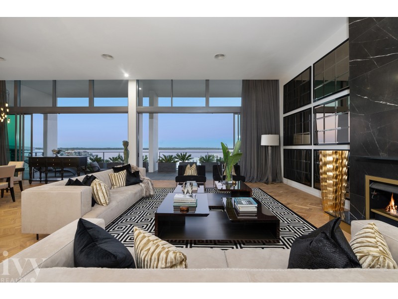 2601/2 Ephraim Island, Paradise Point QLD 4216